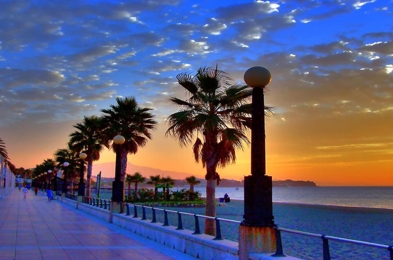 Aparment Neptuno- Located On The Promenade A Few Metres From The Beach. Estepona Buitenkant foto
