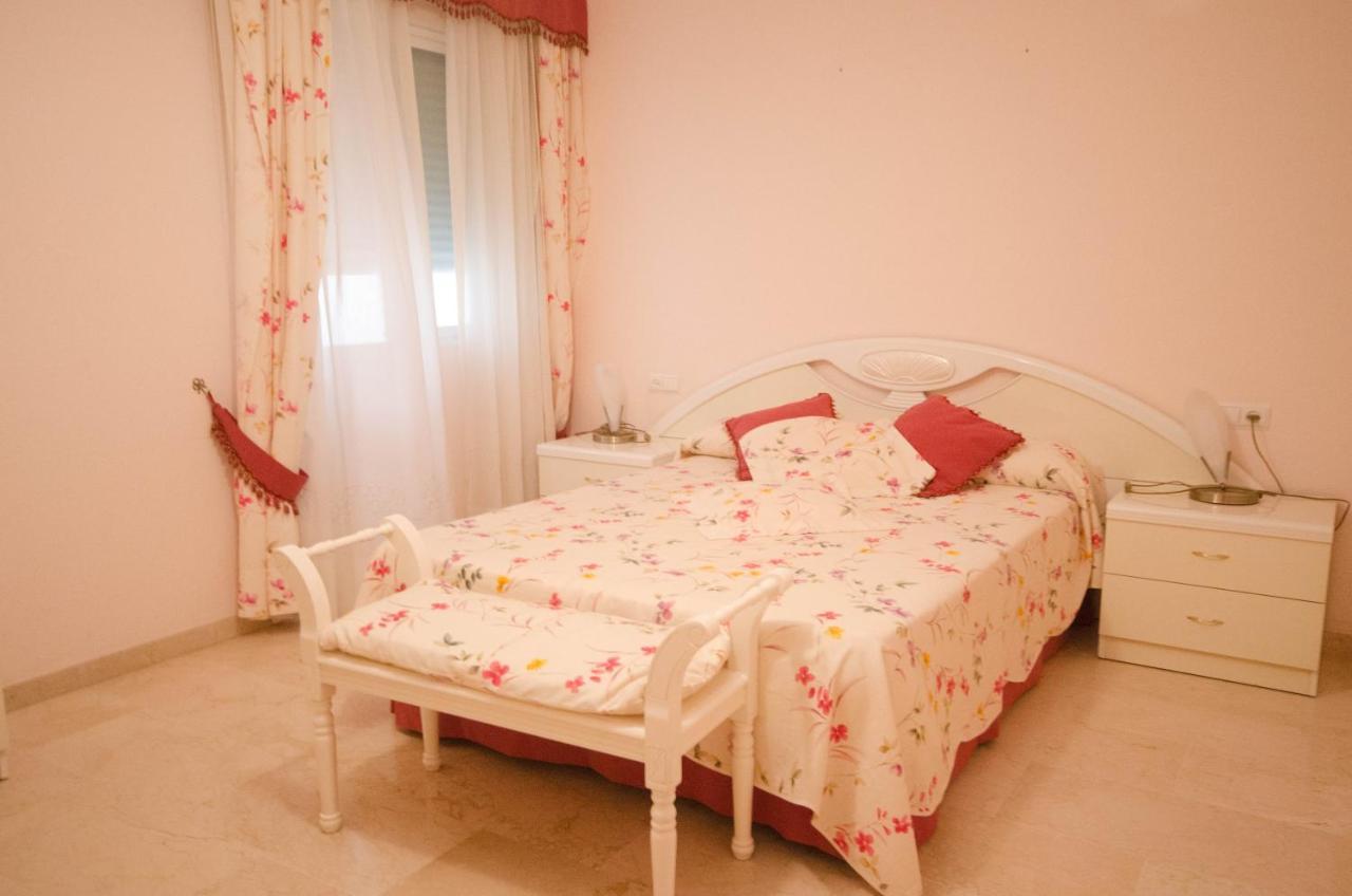 Aparment Neptuno- Located On The Promenade A Few Metres From The Beach. Estepona Buitenkant foto