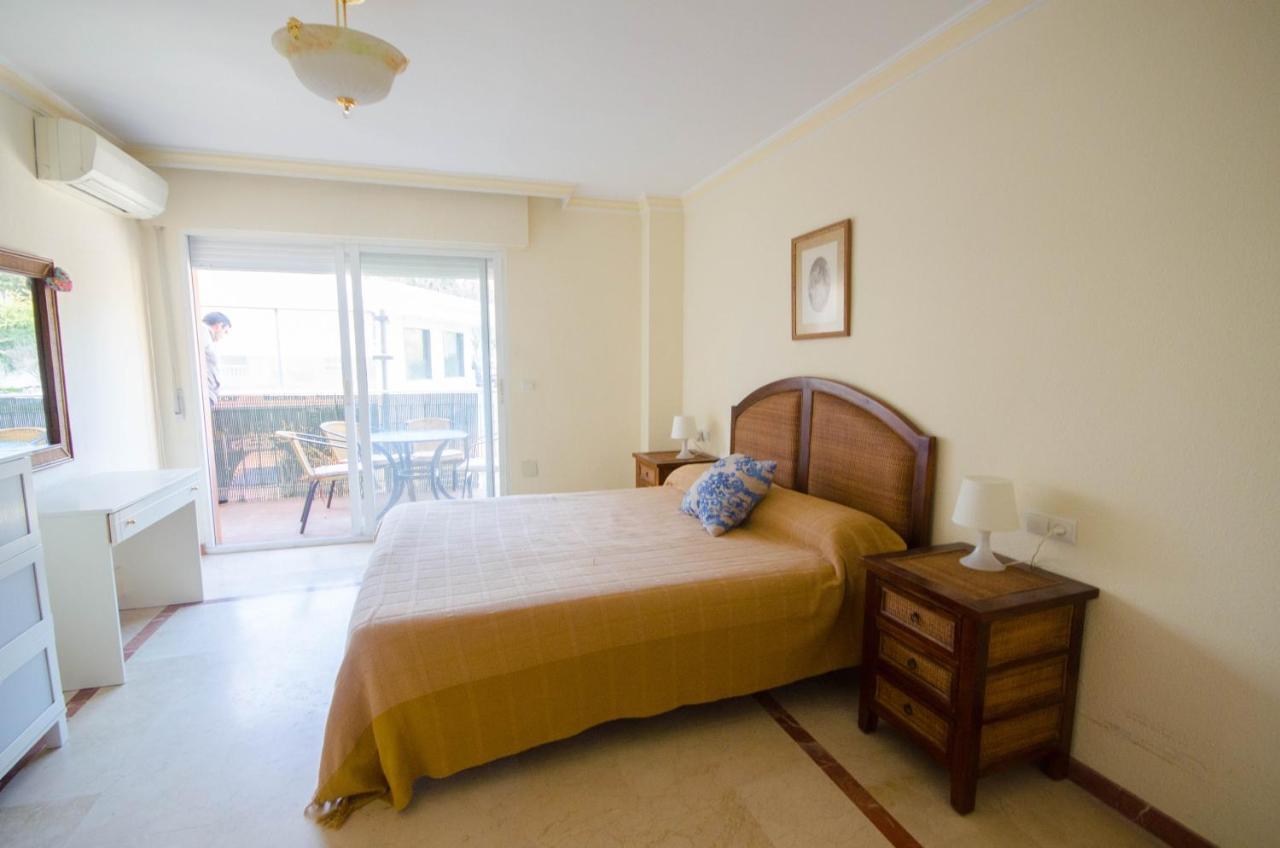 Aparment Neptuno- Located On The Promenade A Few Metres From The Beach. Estepona Buitenkant foto