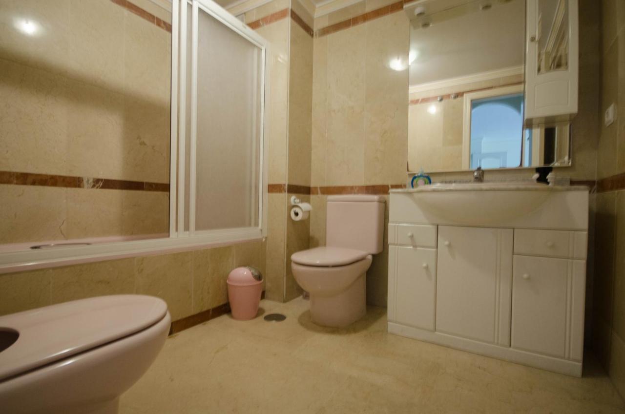 Aparment Neptuno- Located On The Promenade A Few Metres From The Beach. Estepona Buitenkant foto