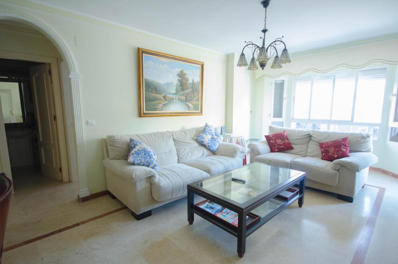 Aparment Neptuno- Located On The Promenade A Few Metres From The Beach. Estepona Buitenkant foto