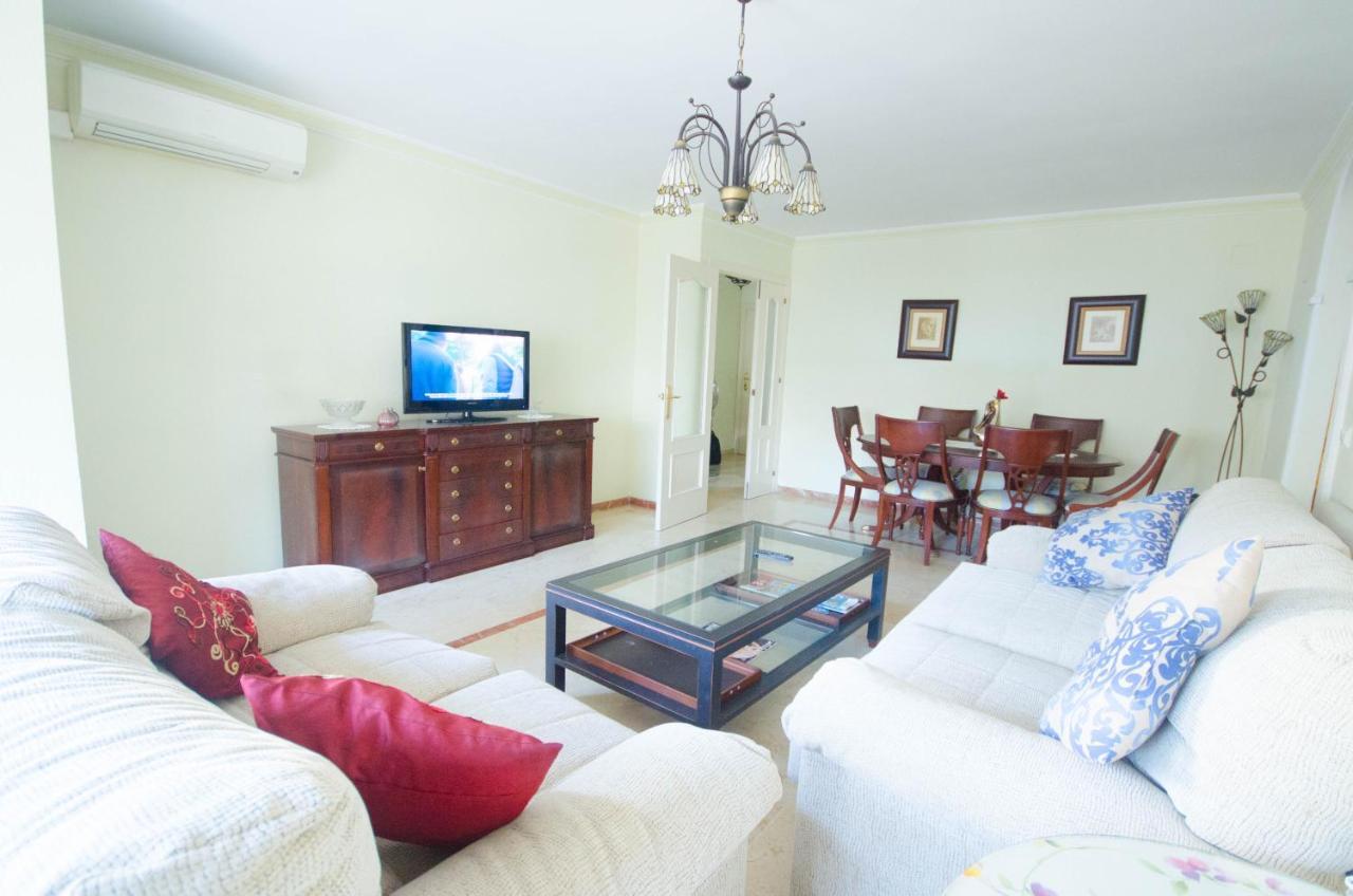 Aparment Neptuno- Located On The Promenade A Few Metres From The Beach. Estepona Buitenkant foto