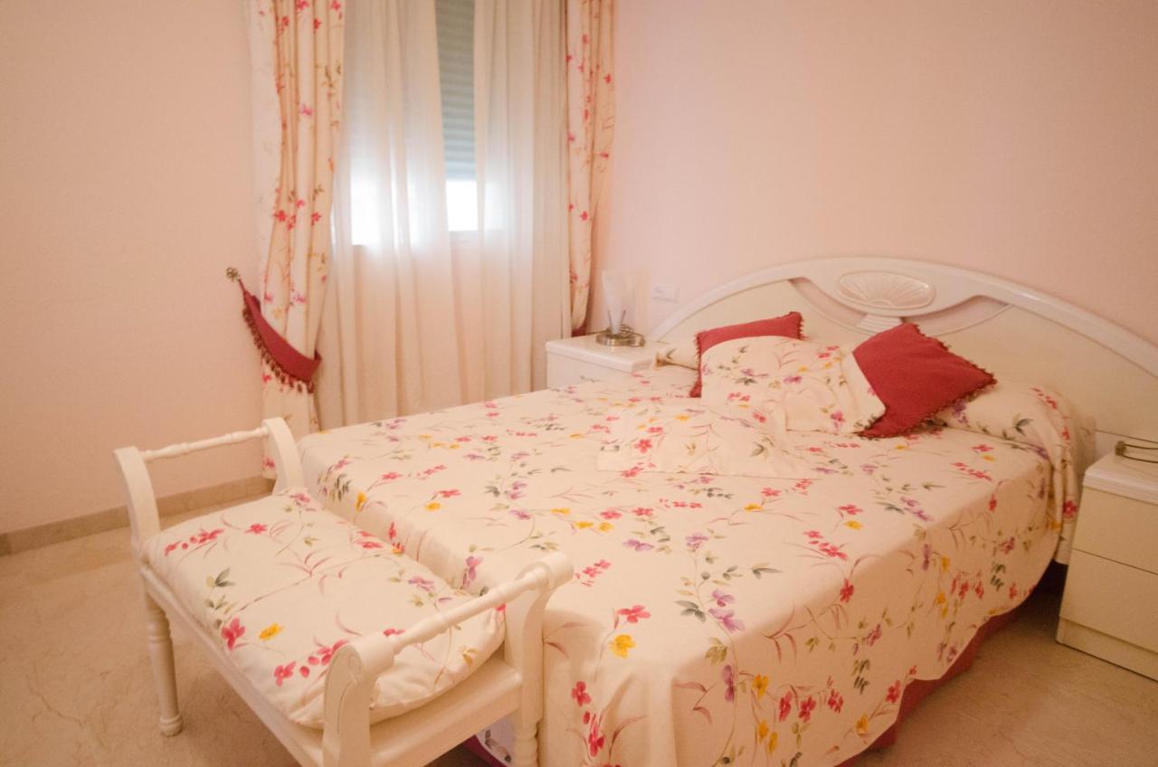 Aparment Neptuno- Located On The Promenade A Few Metres From The Beach. Estepona Buitenkant foto