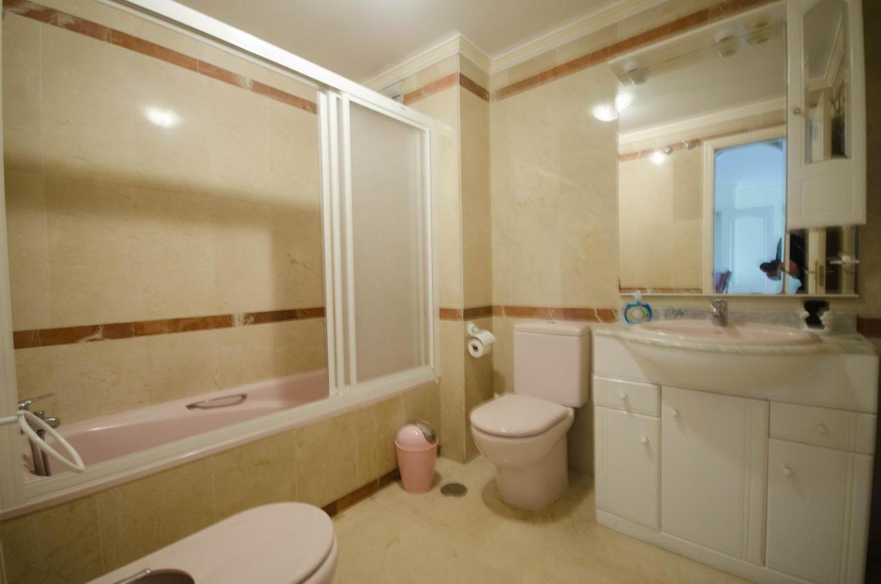 Aparment Neptuno- Located On The Promenade A Few Metres From The Beach. Estepona Buitenkant foto