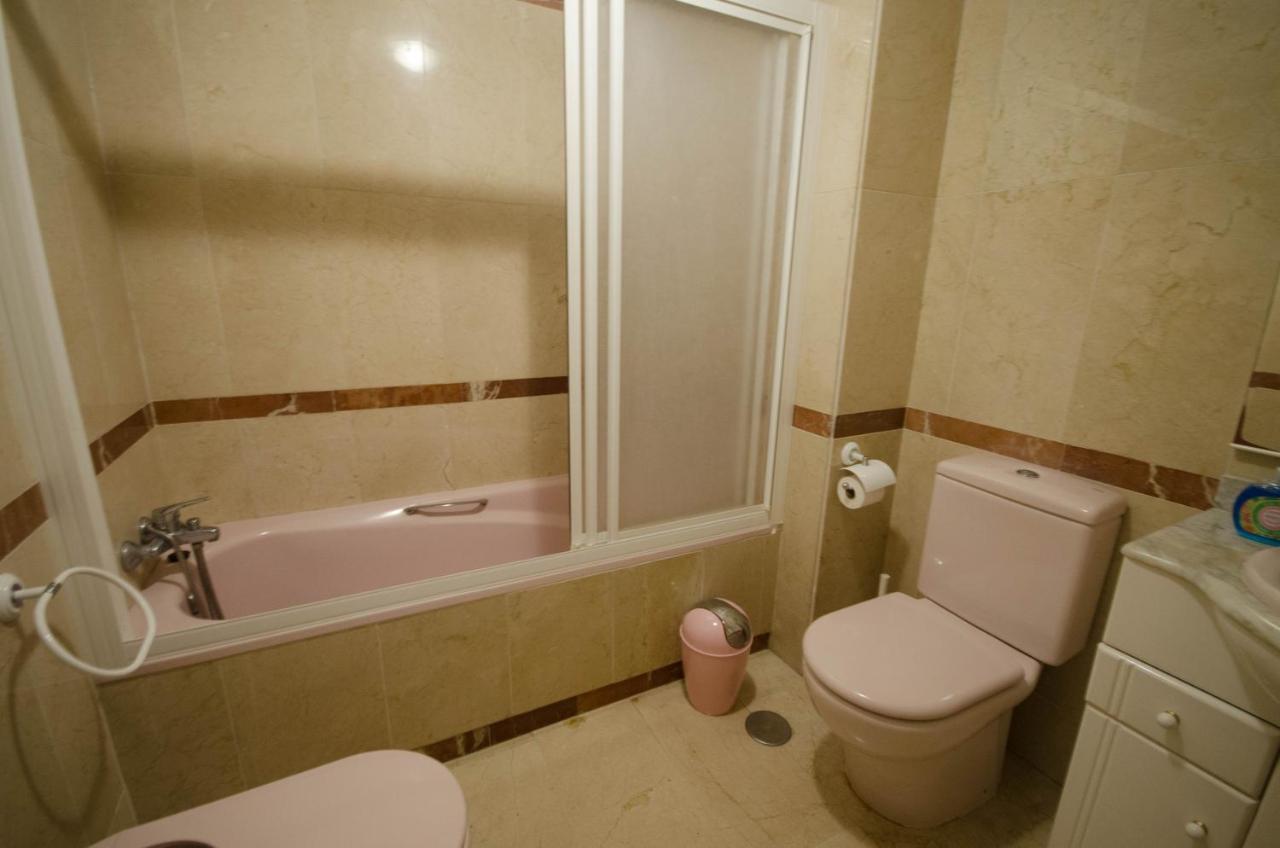 Aparment Neptuno- Located On The Promenade A Few Metres From The Beach. Estepona Buitenkant foto