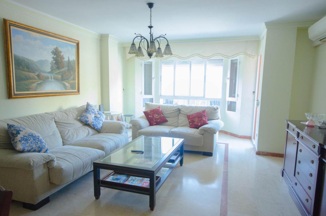 Aparment Neptuno- Located On The Promenade A Few Metres From The Beach. Estepona Buitenkant foto