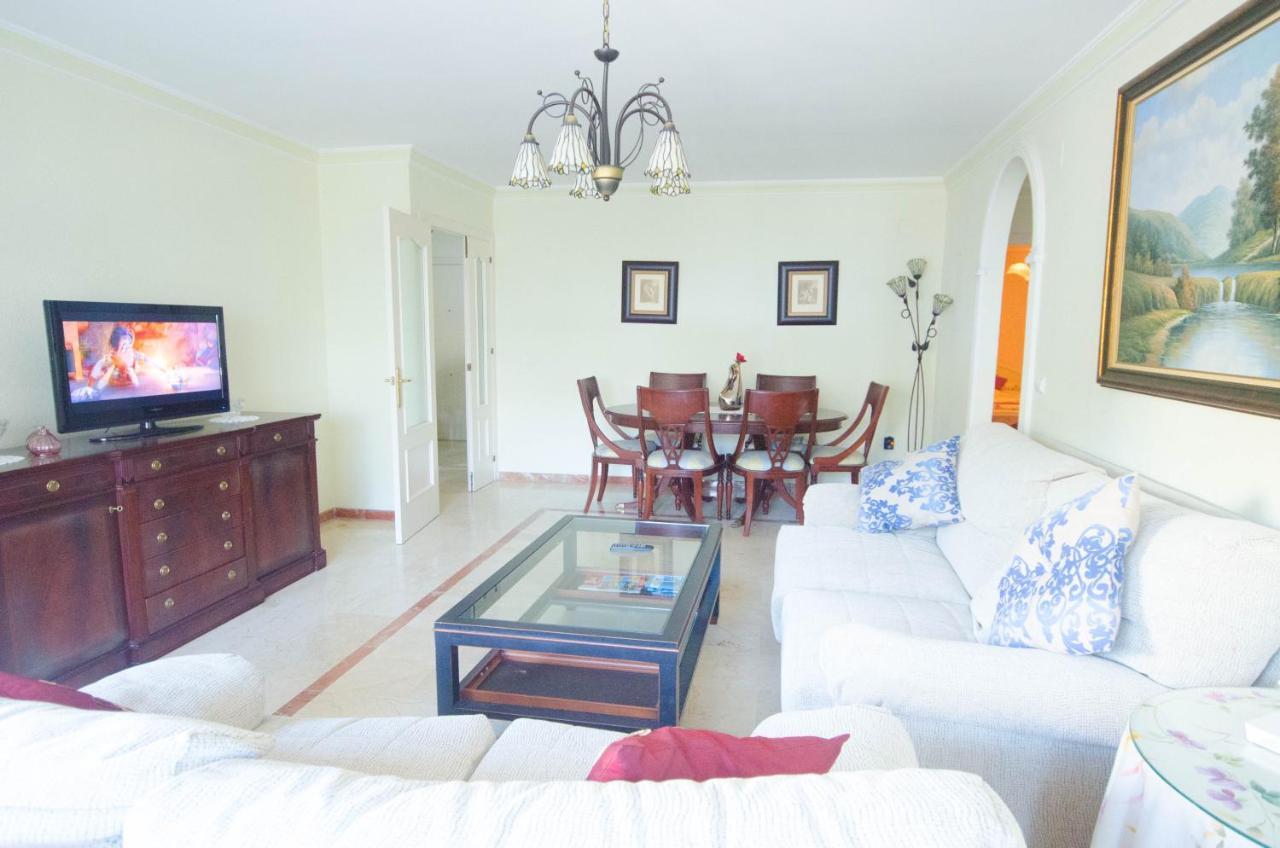 Aparment Neptuno- Located On The Promenade A Few Metres From The Beach. Estepona Buitenkant foto